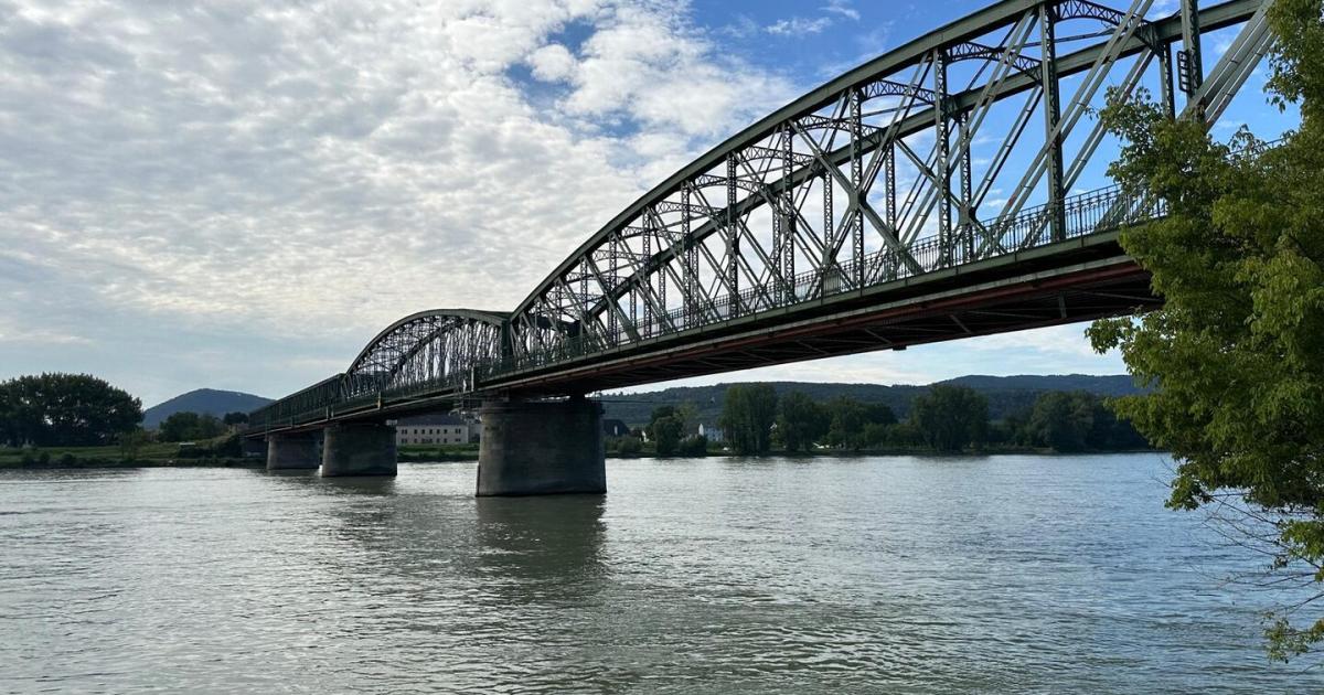 nun-doch-ersatzquerung-bei-sanierung-donaubr-cke-stein-mauern