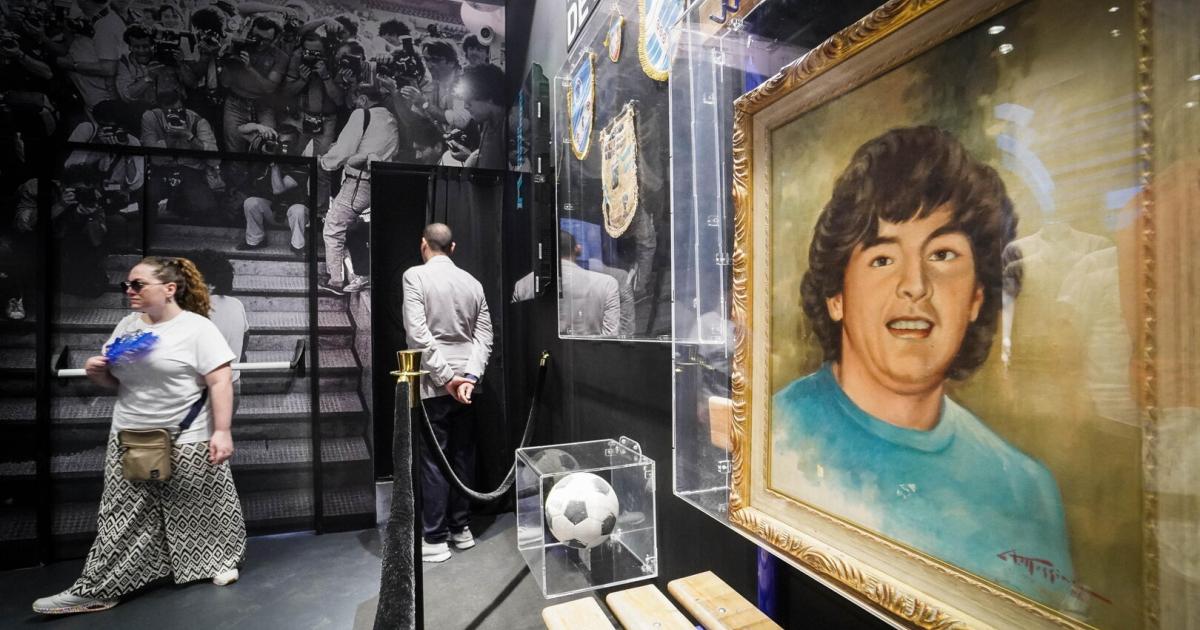 Maradona’s body goes into a mausoleum