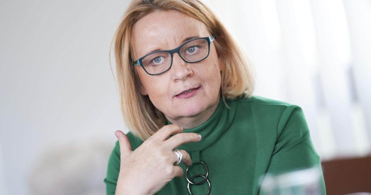 brigitte-h-tter-als-uniko-pr-sidentin-wiedergew-hlt