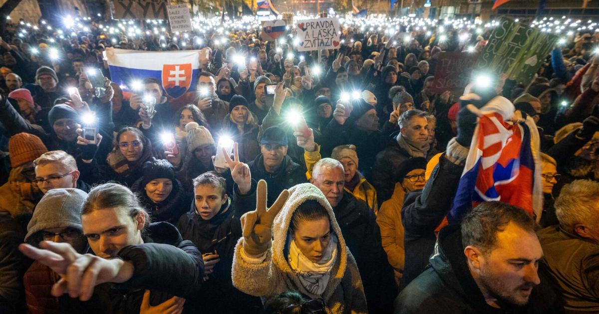 Thousands protest against Robert Fico’s government