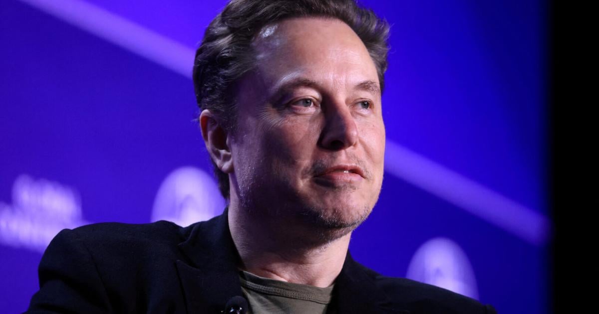 Musk: Only “idiots” still build manned combat aircraft