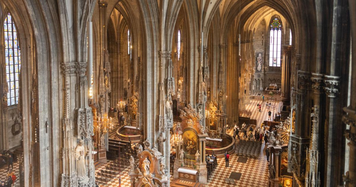 Von-Krippen-und-Wolfssegen-Weihnachtsvorbereitungen-im-Stephansdom