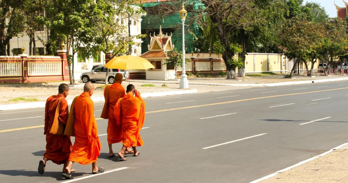 Barfuß durch Asien: Der vietnamesische Mönch, der zum Online-Star wurde