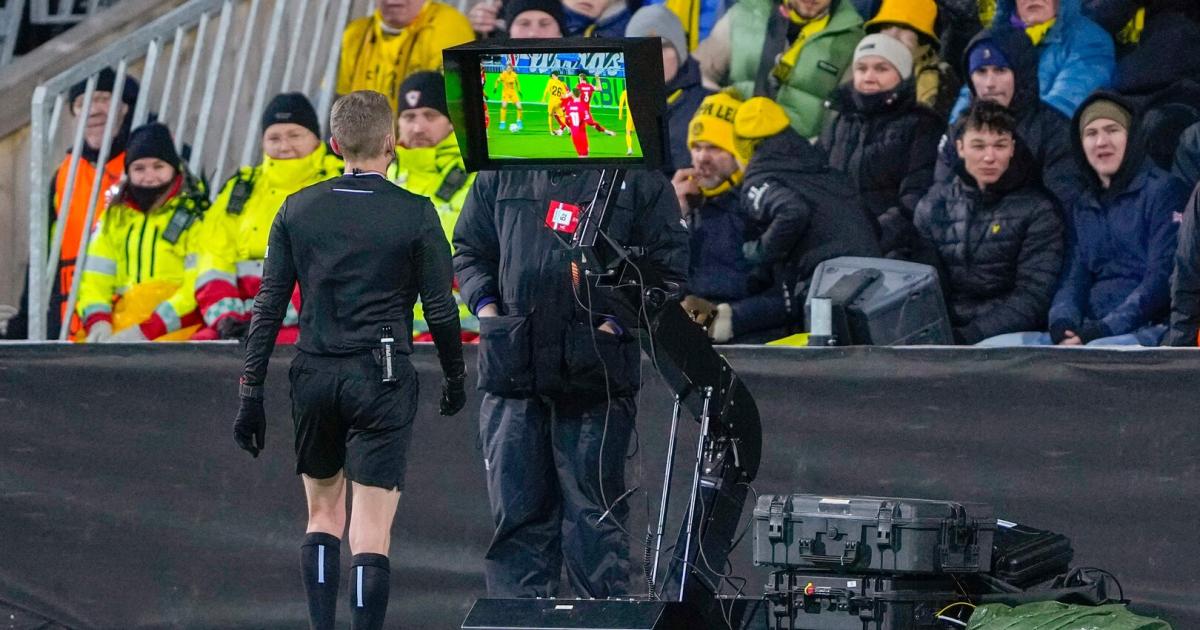 Var in criticism: different countries, different approaches