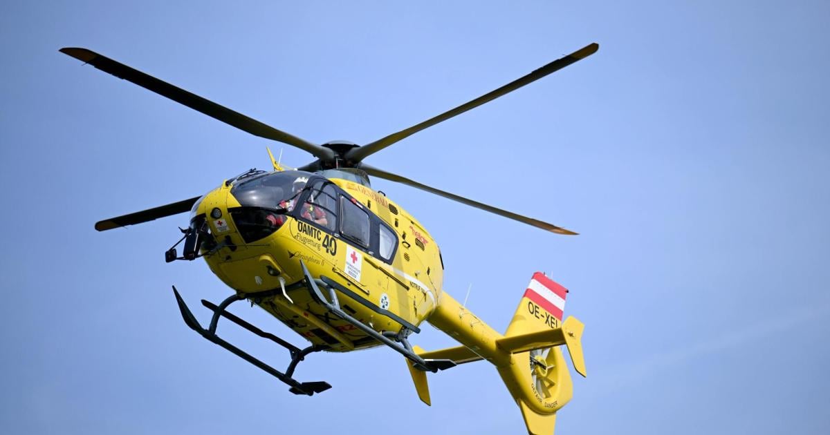 Unfalllenker-im-Bezirk-Gm-nd-half-zwei-in-Pkw-Verletzten
