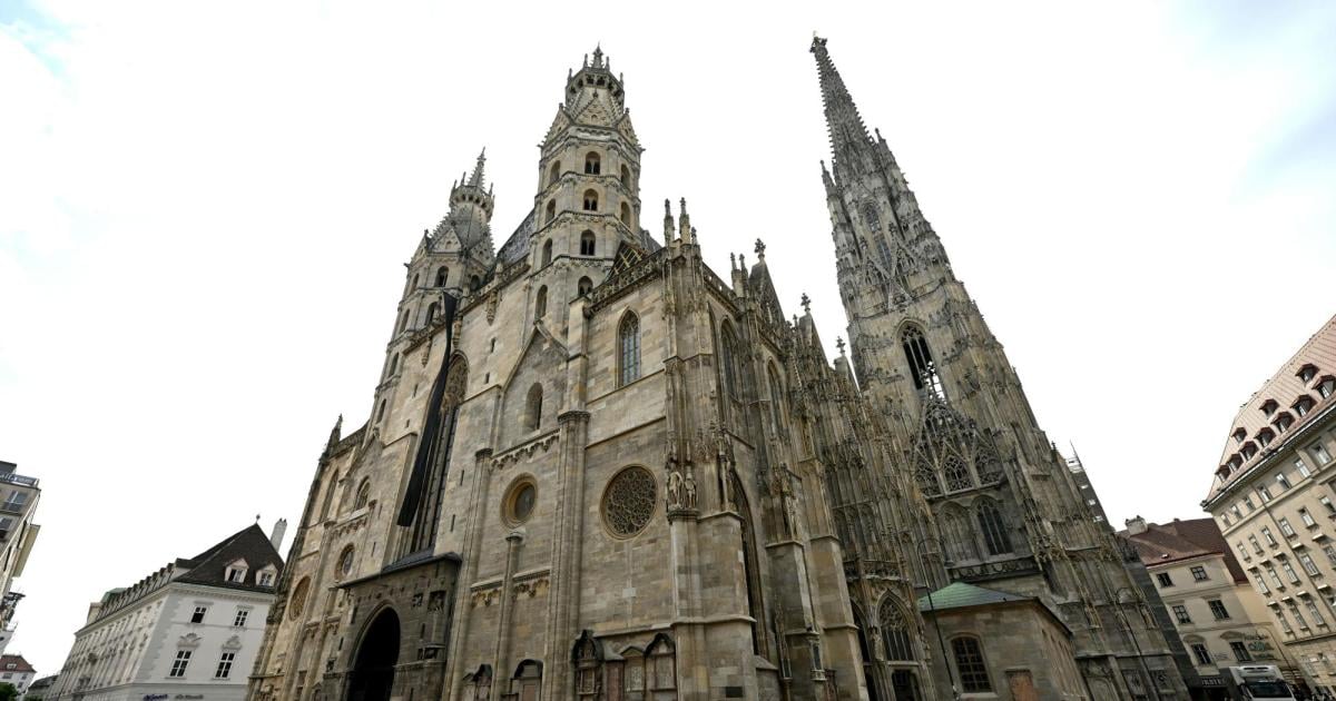 Anzeige-nach-Kletteraktion-am-Wiener-Stephansdom-erstattet