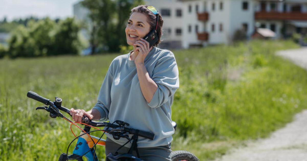 Auf-Langlebigkeit-getrimmt-Handliches-Android-15-Smartphone-aus-sterreich-inklusive-gro-em-Sicherheitspaket-und-Button-f-r-Google-Gemini