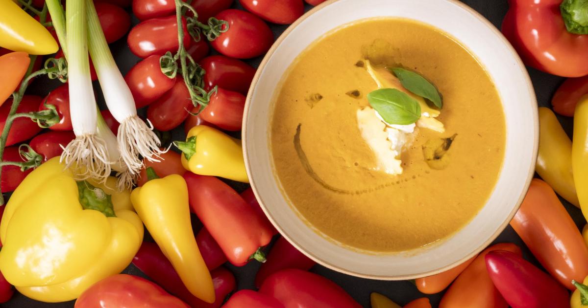 Gartenfrisch-aus-dem-Kochsalon-Ger-stete-Paprikasuppe-mit-Ravioli