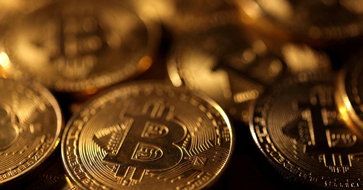 Bitcoin-stieg-erstmals-ber-112-000-US-Dollar