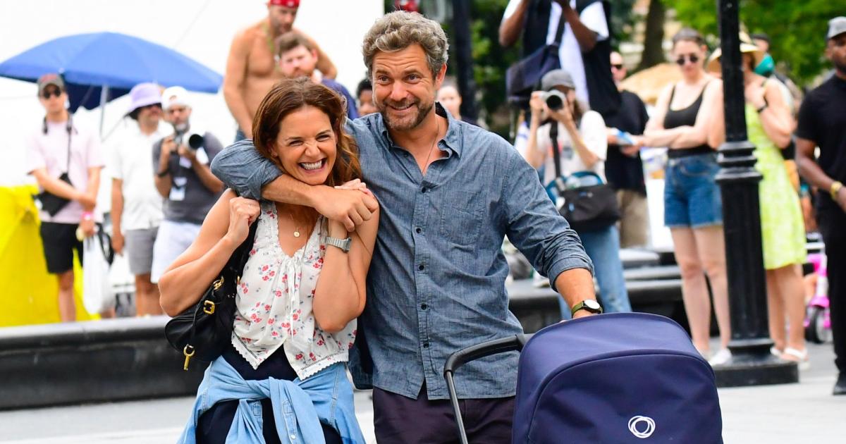 Katie-Holmes-und-Joshua-Jackson-mit-Kinderwagen-gesichtet