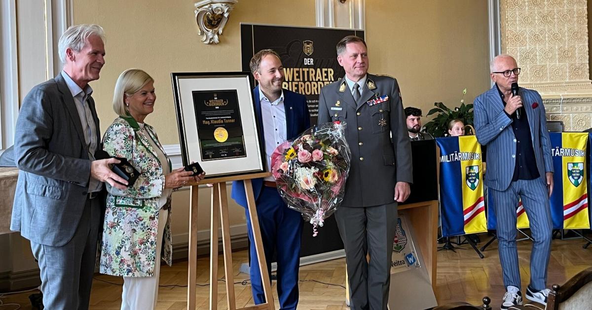 Bierorden-in-Weitra-Ein-Schluck-f-r-die-Landesverteidigung
