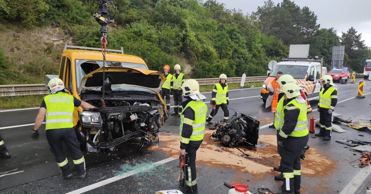 Pritschenwagen-kracht-in-Baustelle-auf-A2-Lkw-Fahrer-ignoriert-Sperre