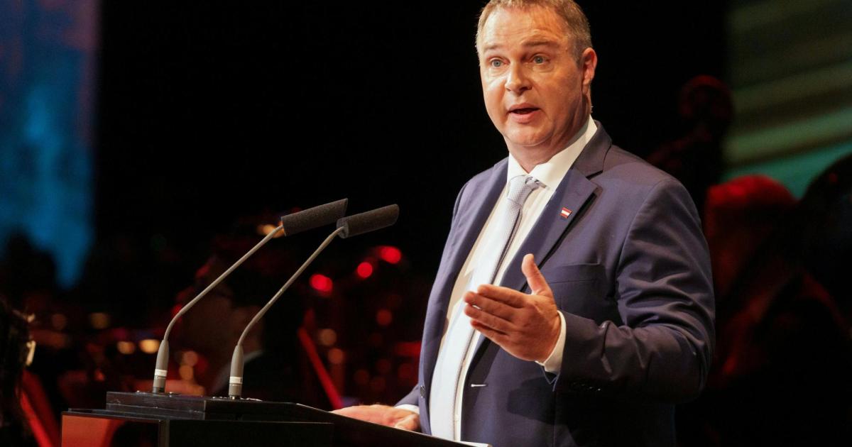 Paukenschlag-im-Sportministerium-Vizekanzler-Babler-baut-um