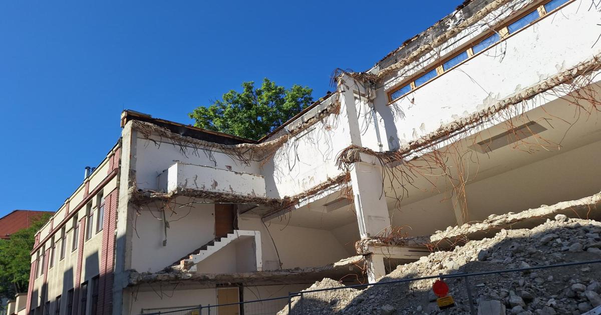 Gro-es-Geheimnis-Warum-mitten-im-9-Bezirk-ein-Erdbebenhaus-steht