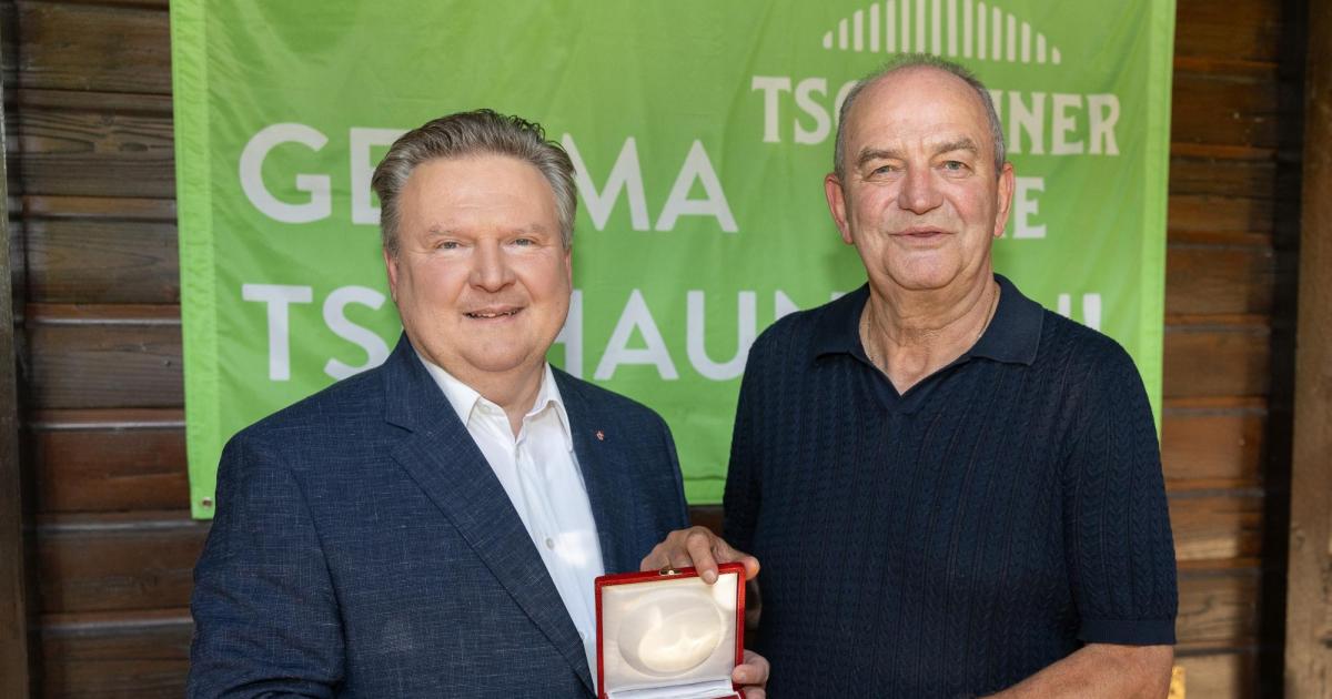 Michael-Ludwig-Goldige-Ehrung-f-r-Herbert-Prohaska-zum-70er