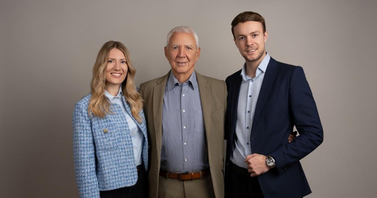 Von-Uhren-und-Burgen-So-tickt-die-Familie-hinter-Jacques-Lemans