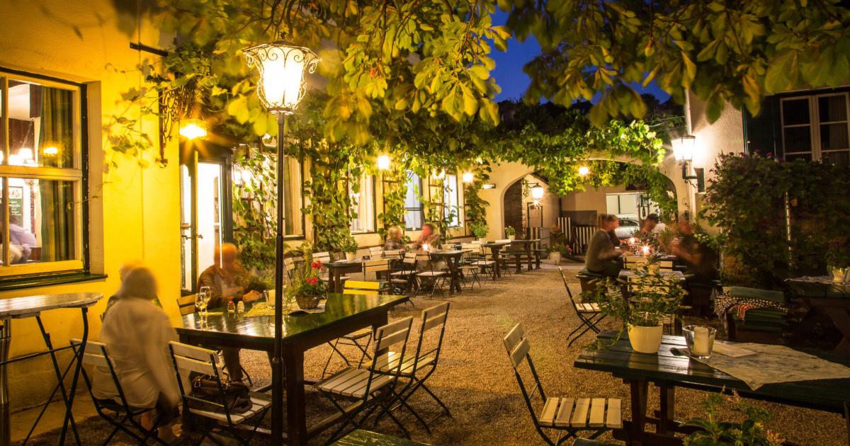 Warum-nach-Grinzing-wieder-die-Wiener-und-keine-Touristenbusse-mehr-kommen
