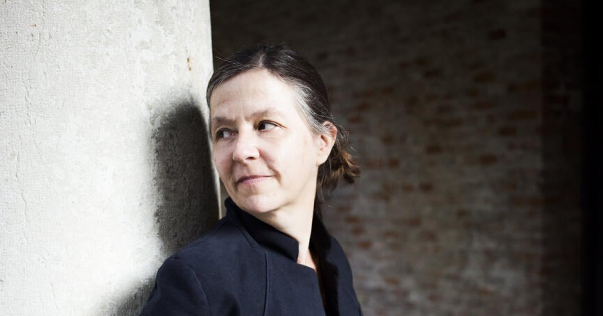 Christine-Wunnicke-In-ihren-H-nden-wurden-alle-zu-Wachs