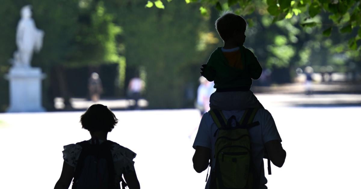 Pflegeeltern-Ein-schwerer-Rucksack-mit-Liebe-getragen