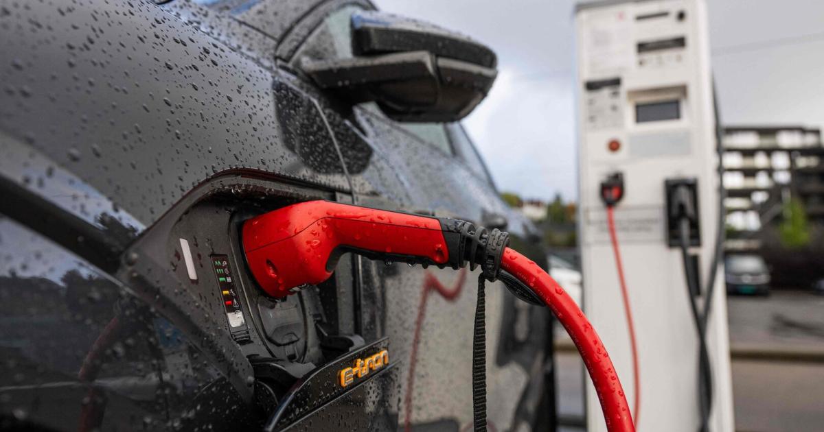 Laden-von-E-Autos-soll-in-Zukunft-transparenter-werden