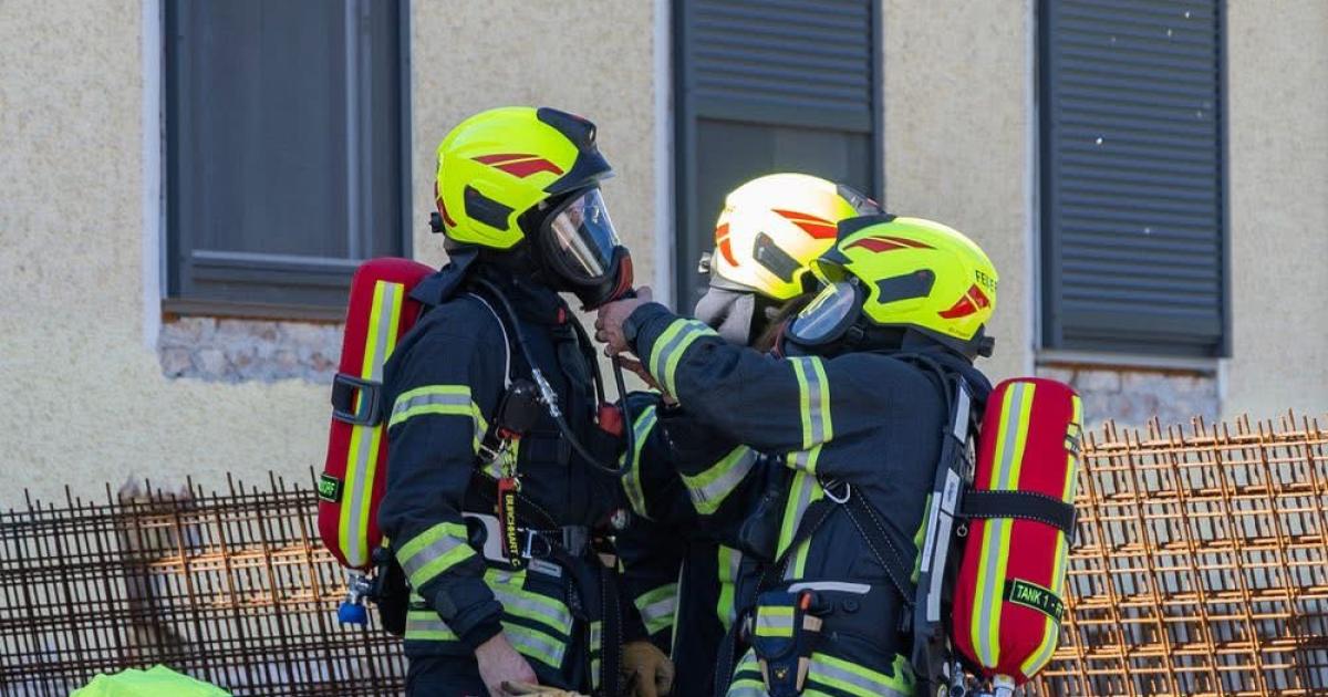 K-chenbrand-bei-Krems-Bauarbeiter-retten-Kinder-und-l-schen-Feuer