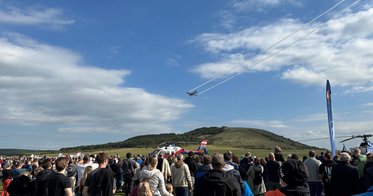 Nieder-sterreich-Der-Flugtag-begeistert-mit-dem-Motto-Fly-with-me-