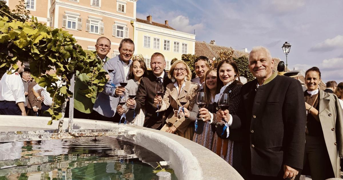 -Zufrieden-und-gl-cklich-Mehr-als-20-000-Besucher-bei-Retzer-Weinlesefest