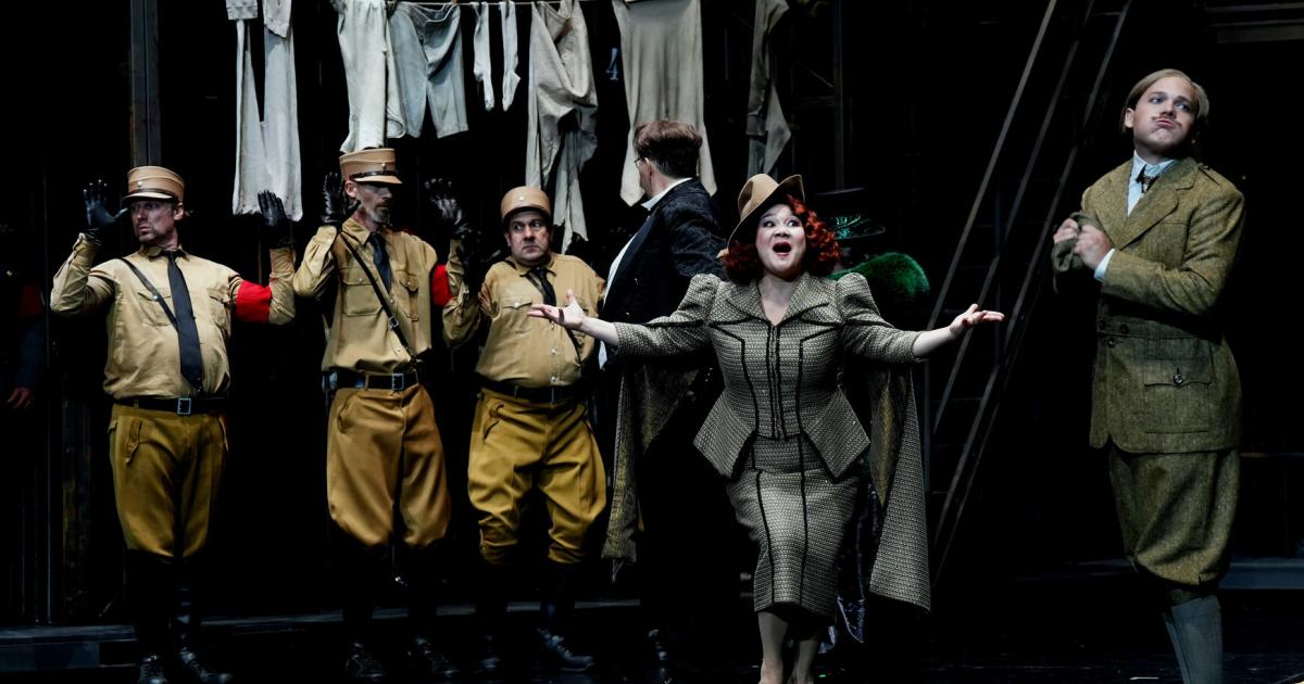 -Die-Fledermaus-im-Theater-an-der-Wien-auf-Crashkurs