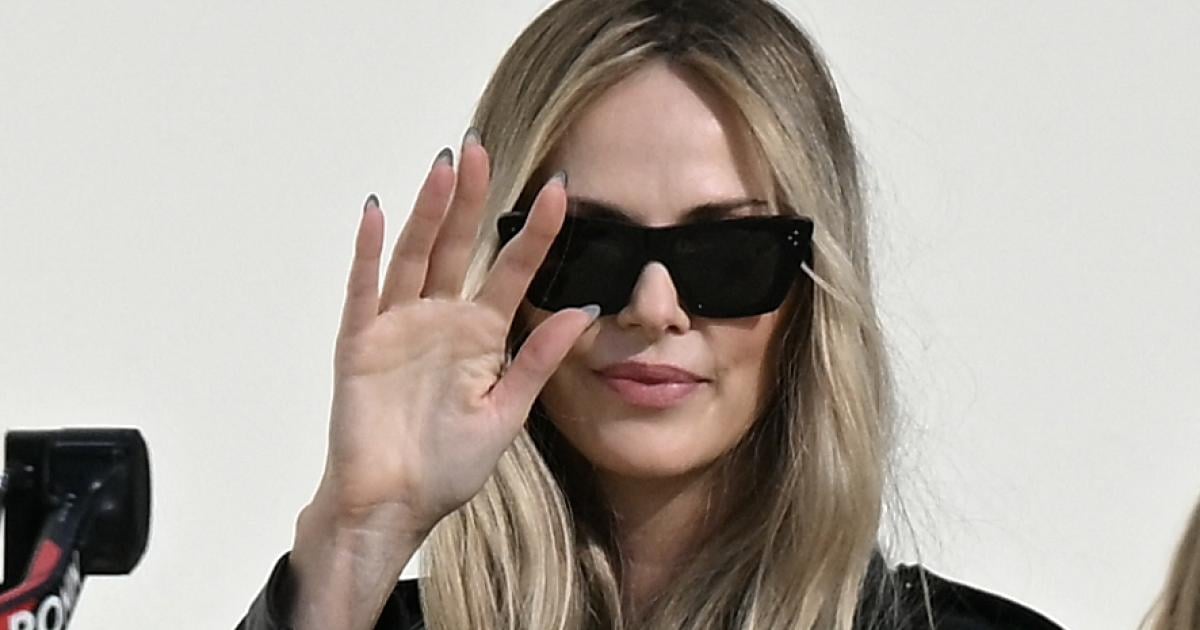 Peinlicher-Moment-auf-Video-Charlize-Theron-stellt-Johnny-Depp-bei-Fashion-Week-blo-