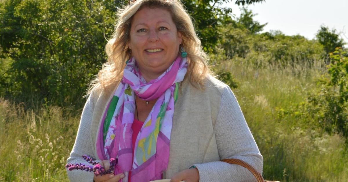 Vergrabene-Apotheke-Waldviertlerin-teilt-Wurzel-Wissen