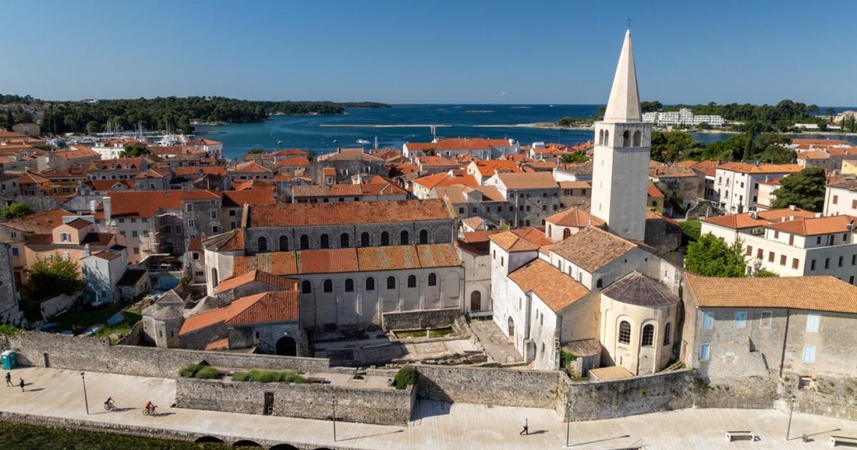 Pore-Geldmangel-als-kultureller-Gl-cksfall-im-kroatischen-Badeort