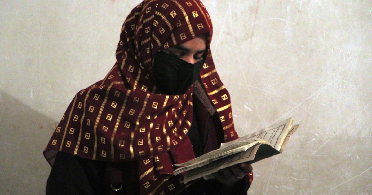 80-000-neue-sittenw-chter-f-r-kopftuch-kontrollen-bei-frauen