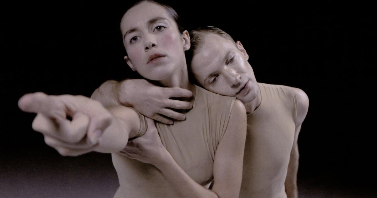 Tanzend-im-Wechselbad-der-Gef-hle-Sharon-Eyals-neue-Produktion-auf-Tour