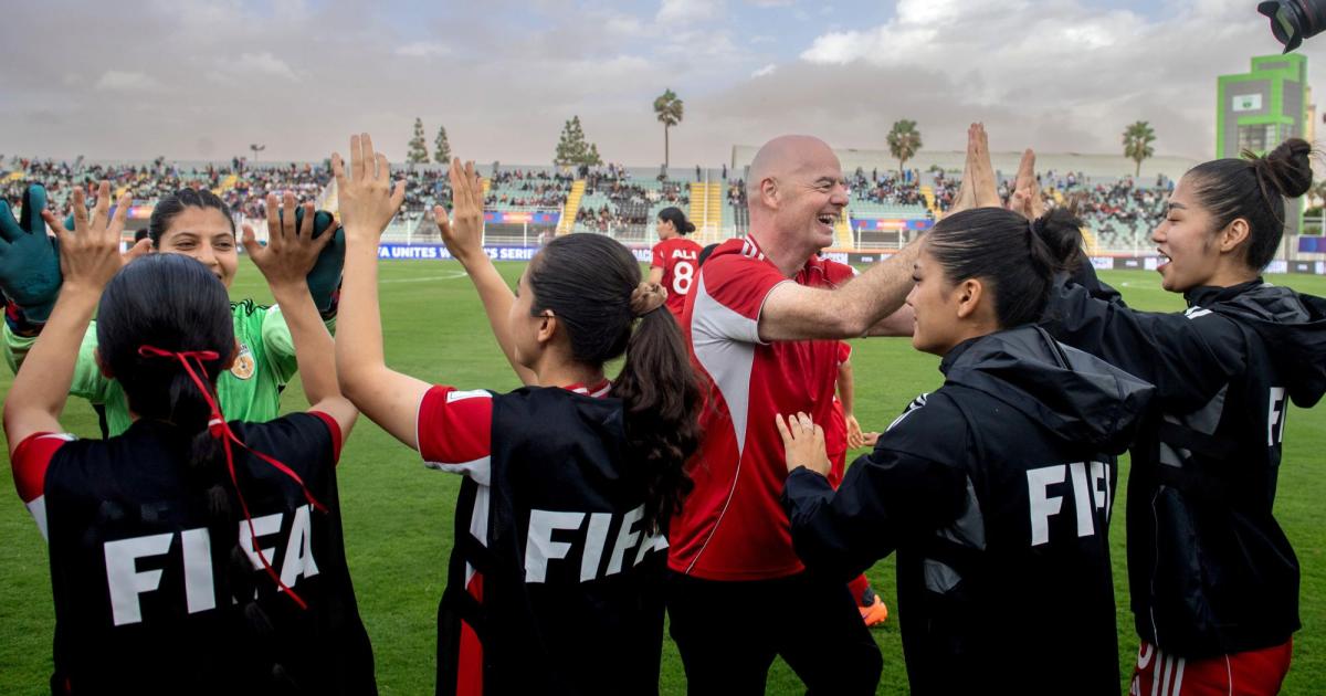 Die-FIFA-feiert-den-Iran-weil-er-Frauen-ins-Fu-ballstadion-l-sst