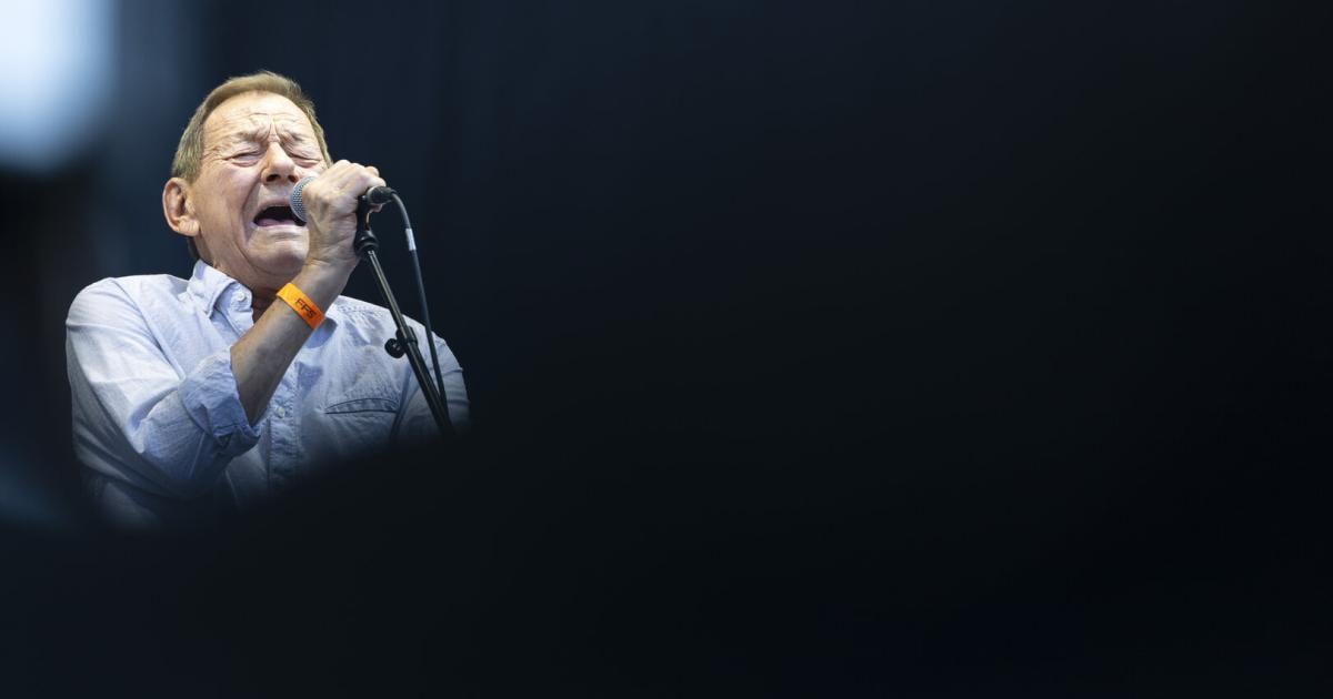 ORF-Doku-ber-Wolfgang-Ambros-Er-wird-auf-der-B-hne-stehen-bis-er-umfliegt-