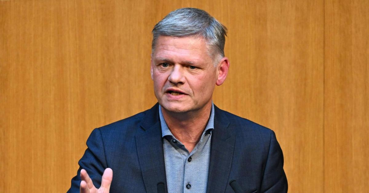 -VP-Politiker-Hanger-Arschgesicht-genannt-63-J-hriger-vor-Gericht