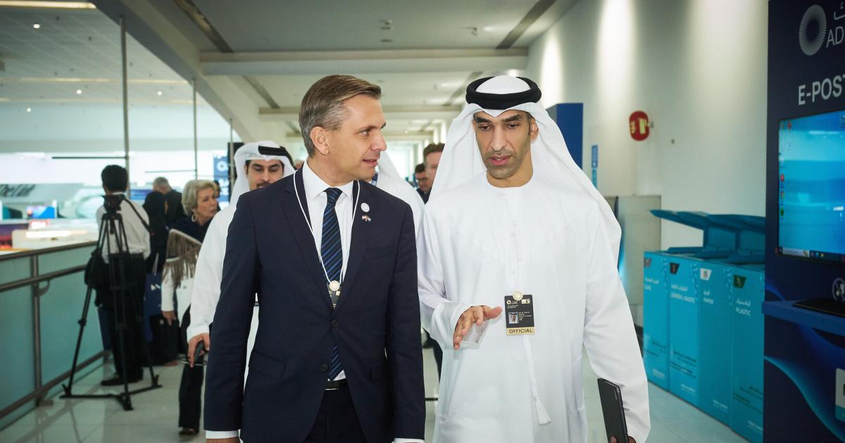 -sterreich-will-Unternehmen-mit-Schneepflug-in-die-Emirate-bringen