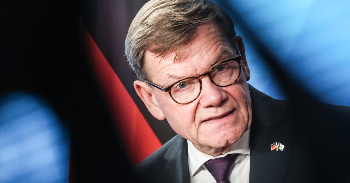 Flugzeug-defekt-Deutscher-Au-enminister-muss-Linienflug-nach-S-damerika-nehmen