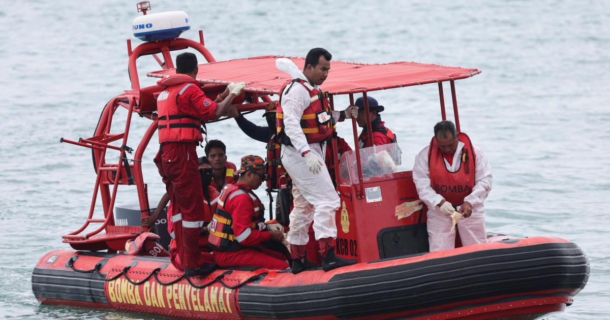 Boot-mit-90-Migranten-kenterte-vor-Thailand-Bislang-21-Leichen-geborgen