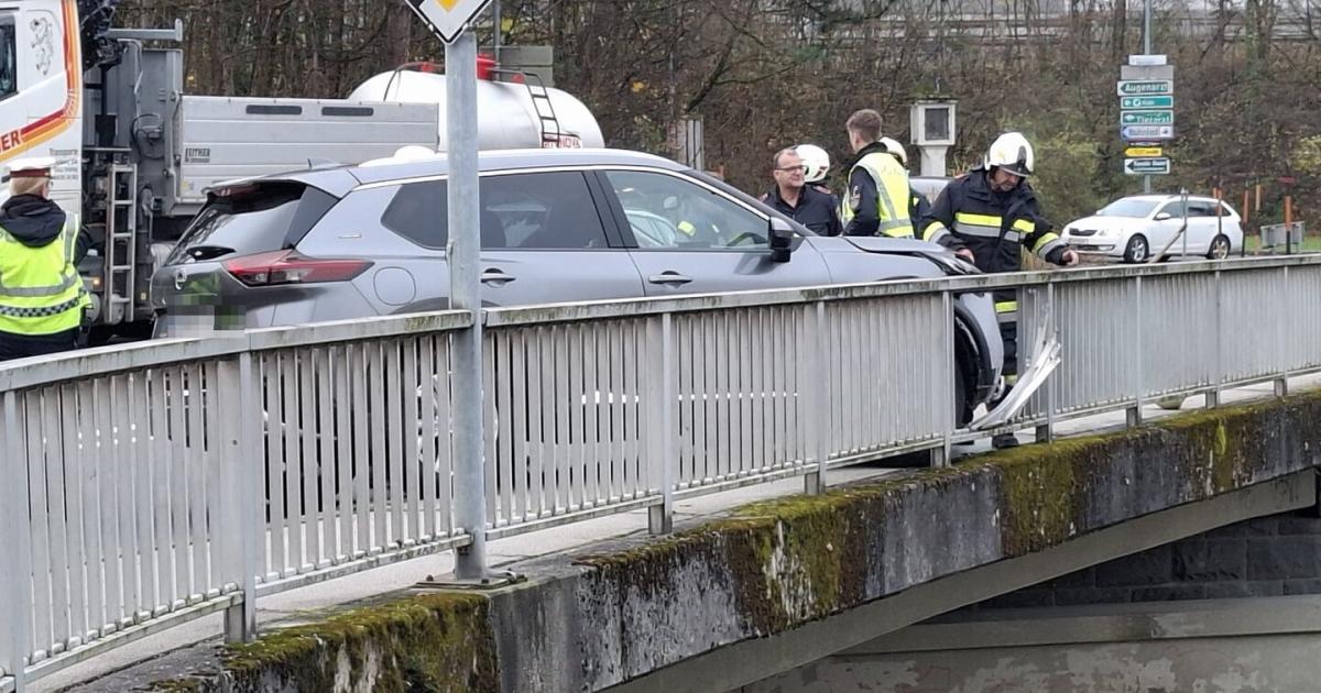 Br-ckengel-nder-bewahrte-Autolenker-vor-Absturz-in-die-Erlauf