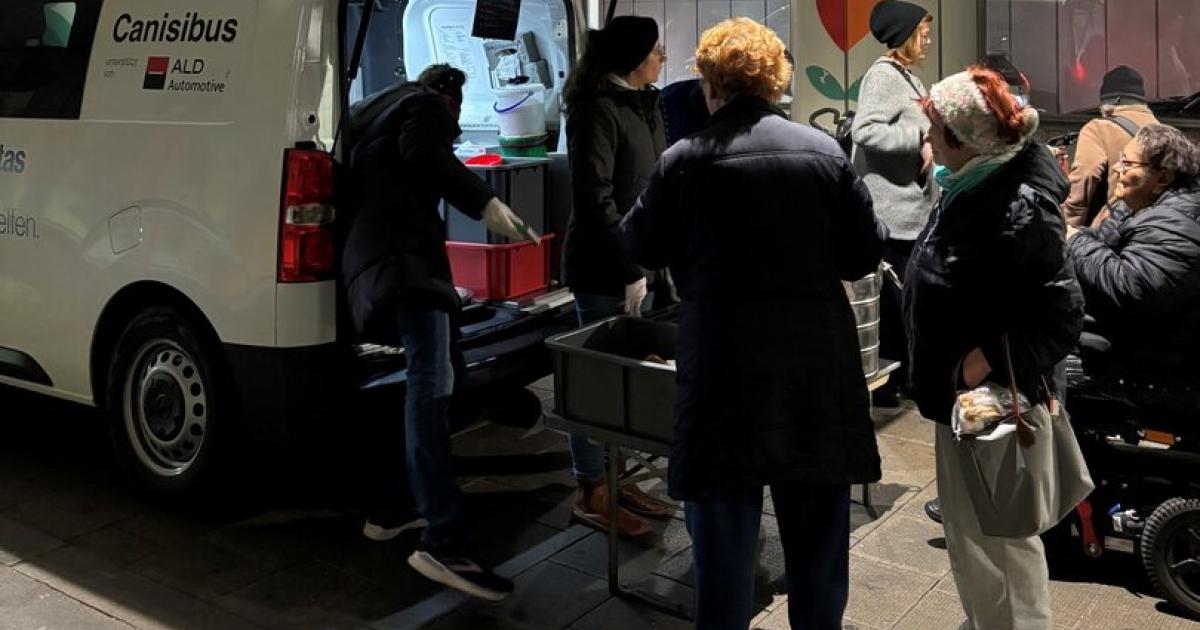 Ein-Bus-der-Weihnachten-bringt