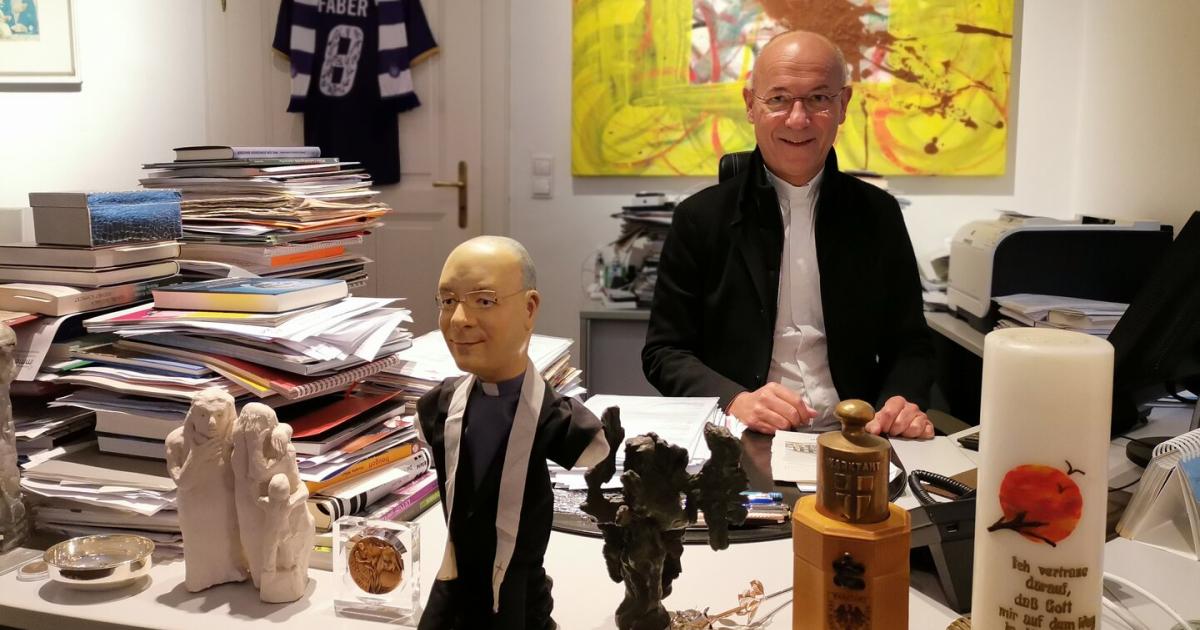 Dompfarrer-Toni-Faber-Ich-schenke-zu-Weihnachten-Zeit-und-Zuwendung-