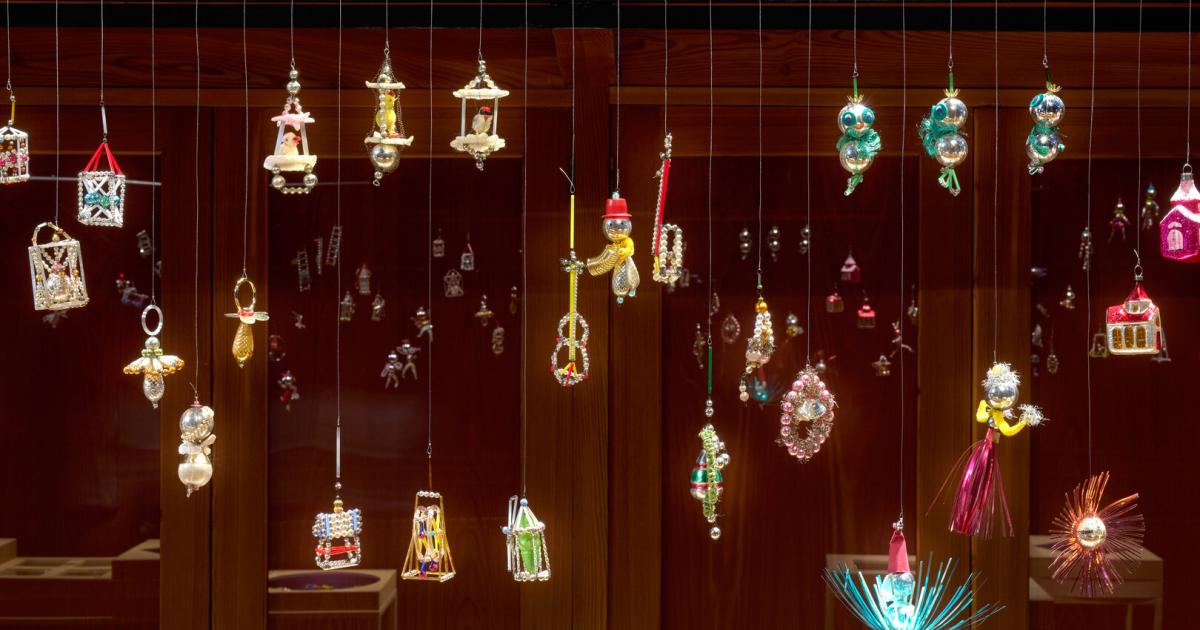 Wie-Gablonz-ab-den-1920ern-den-Christbaumschmuck-revolutionierte