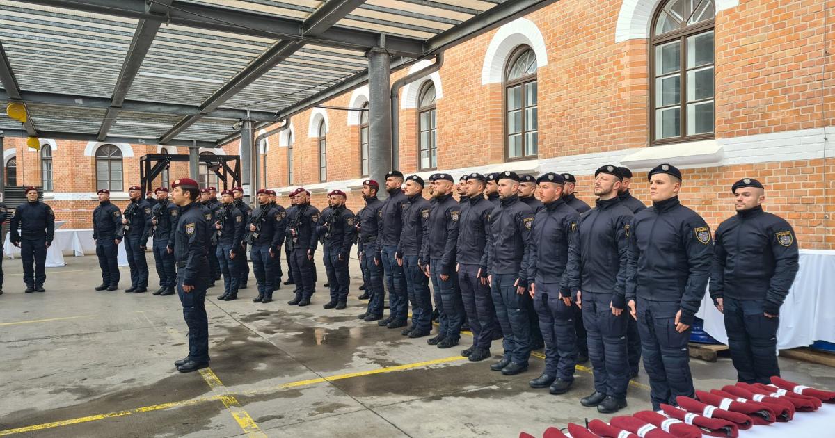 Die-Spezialeinheit-WEGA-erh-lt-16-neue-Polizisten