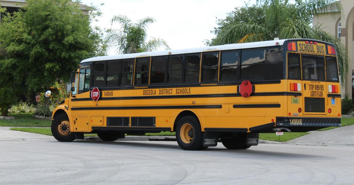 Wollte-Stra-e-berqueren-Bub-12-von-Schulbus-erfasst-tot