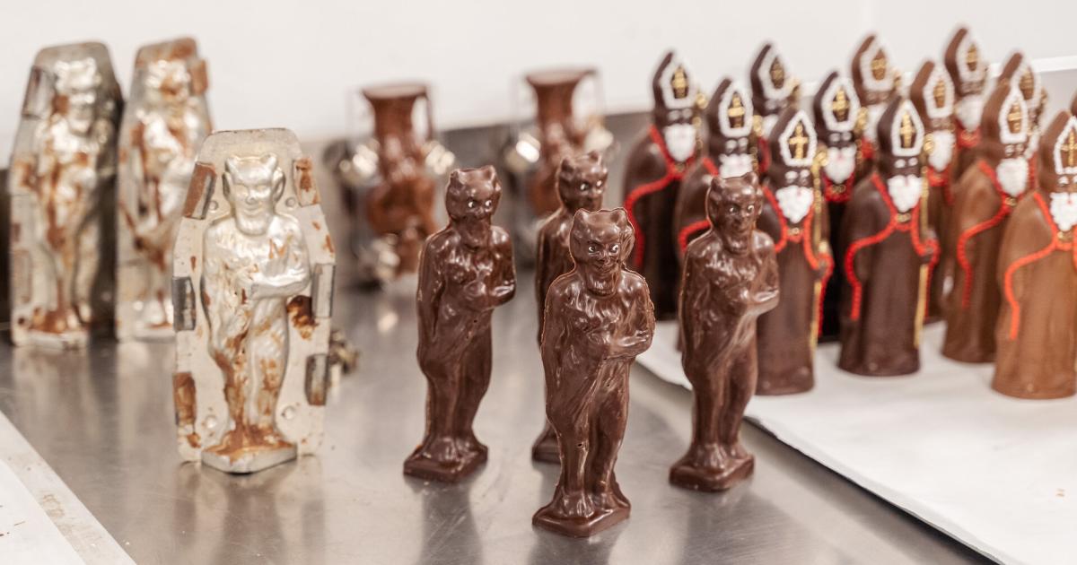 Hinter-den-Kulissen-der-Schoko-Produktion-So-entstehen-Krampus-und-Nikolo