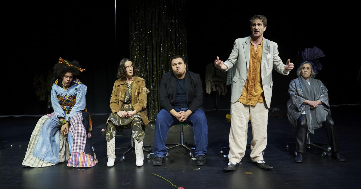 Kasino-am-Schwarzenbergplatz-Fluchterfahrung-gef-llig-