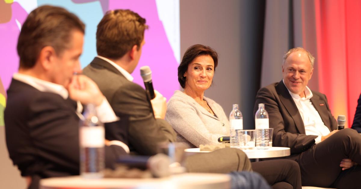 Diskussion-bei-der-ROMY-Auswege-aus-einer-dunklen-Bedrohung