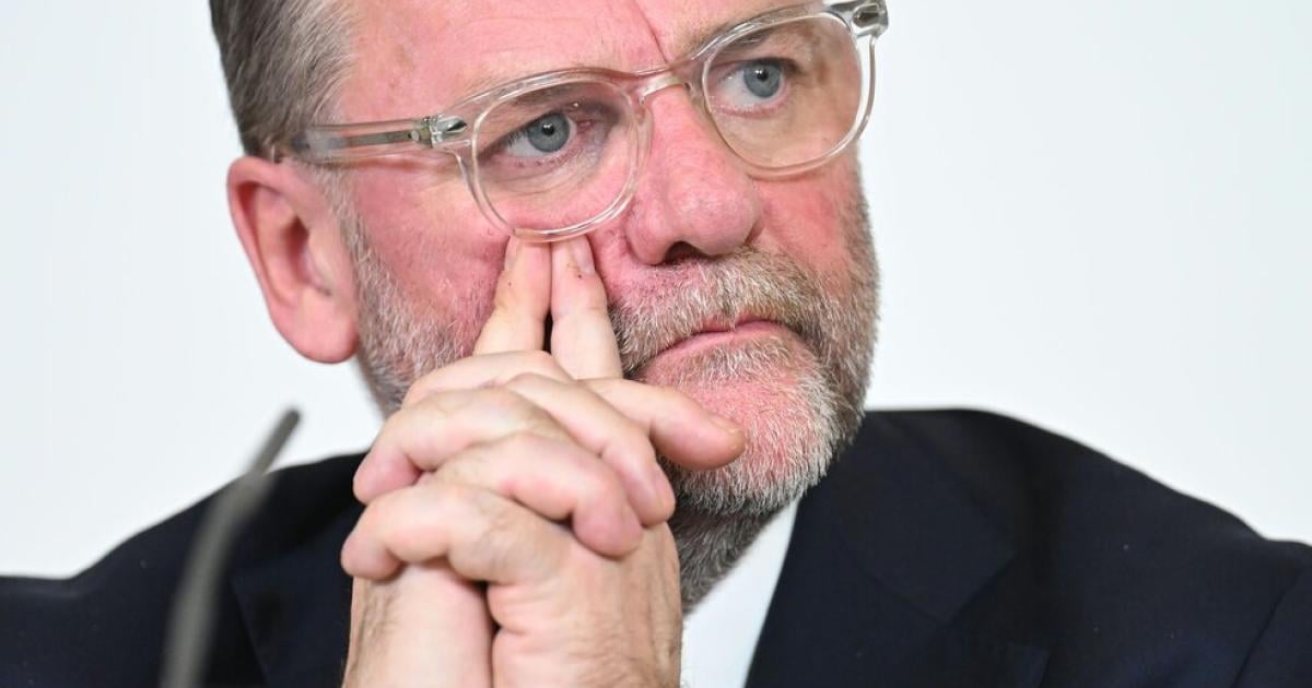 Josef-Sepp-Schellhorn-Ein-Staatssekret-r-f-llt-aus-der-Rolle