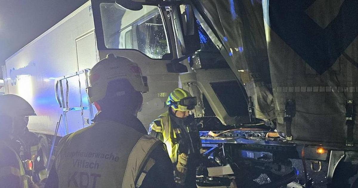 Notlage-auf-der-A10-Lkw-Lenker-nach-Crash-eingeschlossen-und-verletzt